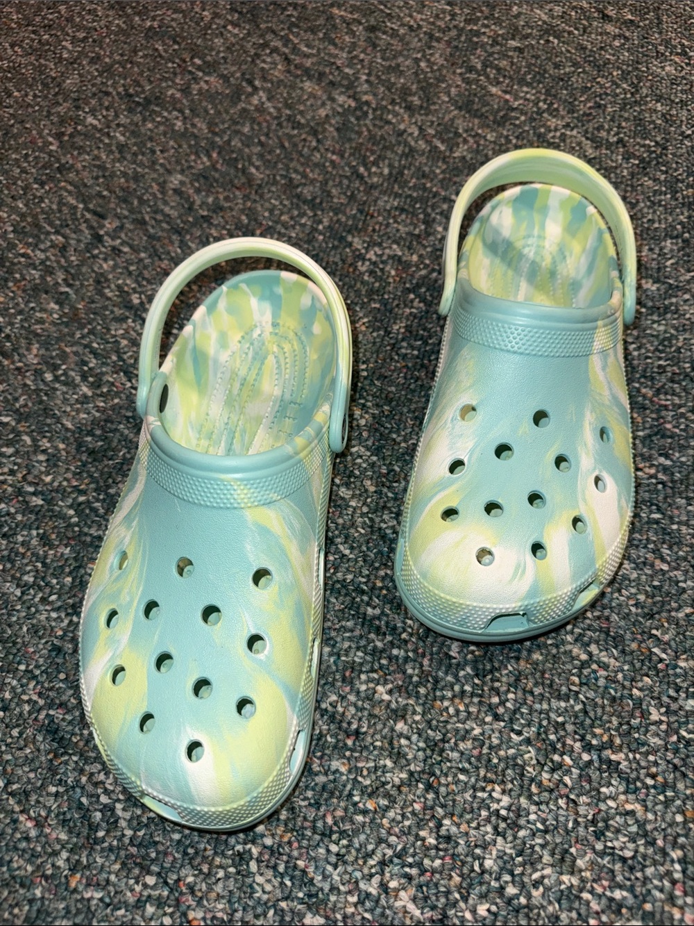 Crocs - Green Tie-Dye